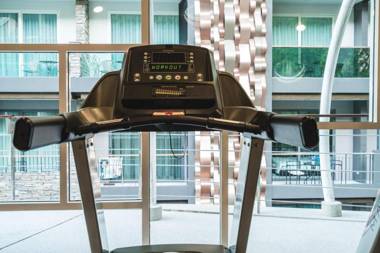 Charming pool view studio pool and gym in Patong