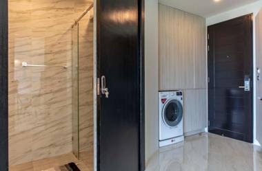 1 Bed SEA VIEW Apartment Close to beach - B32