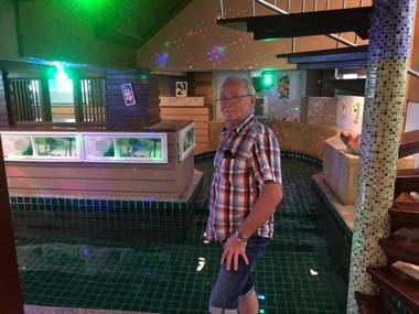 Phuket pool villa party