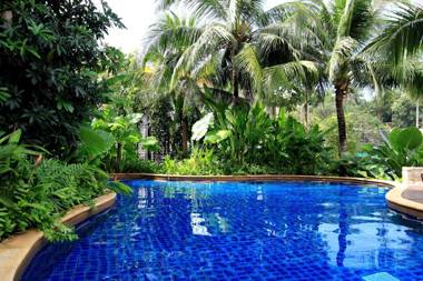 Kata gardens 2 bedroom near beach 3B