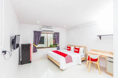 OYO 435 Frame Residence