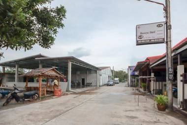 OYO 75331 Hareeya Hotel