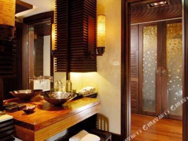 Marina Phuket Resort (SHA Extra Plus)