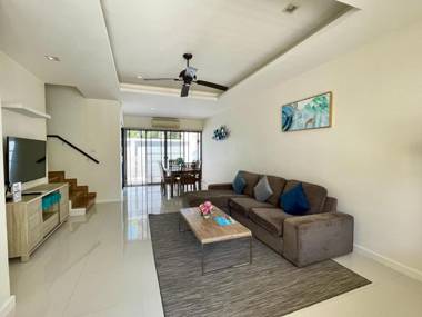 Laguna Park Modern Townhouse 