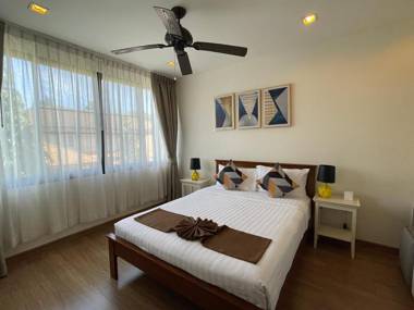 Laguna Park Modern Townhouse