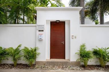 Beautiful peaceful 3 bedrooms pool villa at rawai