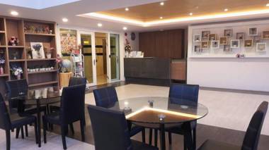 Ozone Condotel Apt 716