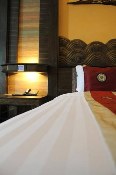 Ruean Phae Royal Park Hotel