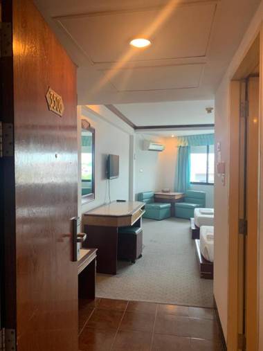 Golden Grand Hotel SHA