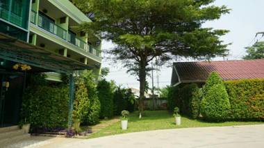 Garden Corner Resort & Hotel