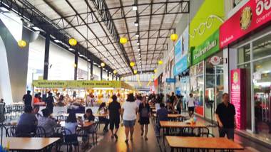 Popular Condo by Jintana