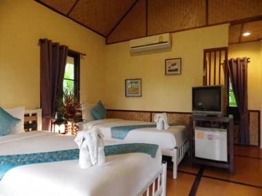 Pura Vida Pai Resort