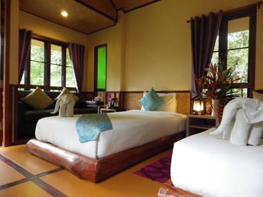 Pura Vida Pai Resort