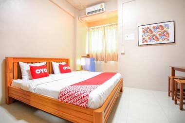 OYO 349 Aroonrung House