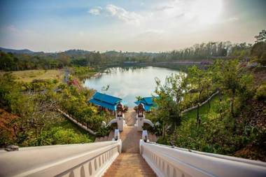 Nan Green Lake View Resort