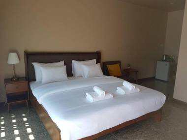 Mon-Dee Mini Hotel
