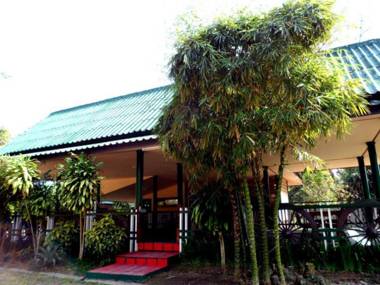 Khunnam Rimtarn Resort