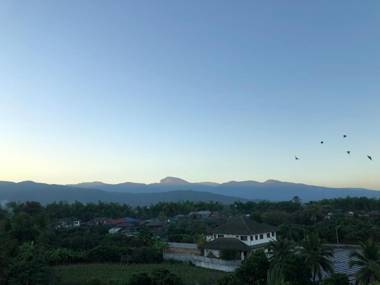 Sandee Place Mountain View Chomthong