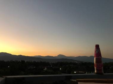 Sandee Place Mountain View Chomthong