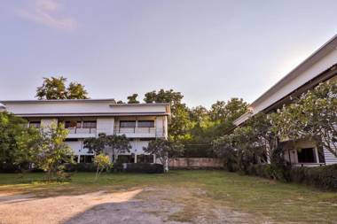 Vaccinated Staff - OYO 421 Dnk Baan Suan