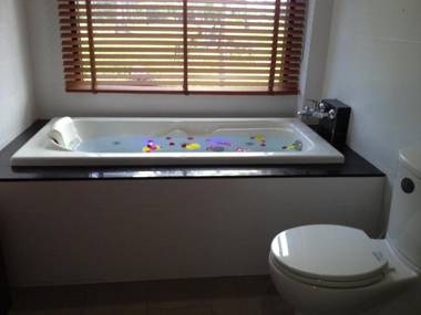 Khum Laanta Resort - SHA Extra Plus