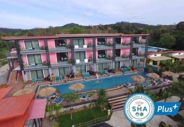 Pinky Bungalow Resort - SHA Extra Plus