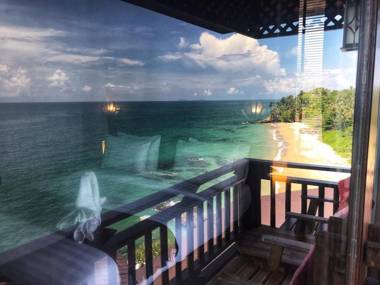 Diamond Cliff Beach Resort