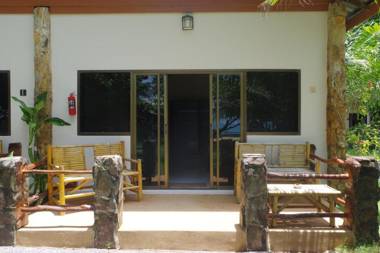 Thai House Beach Resort