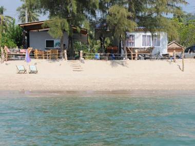 OYO 1083 Lanta Wild Beach Resort