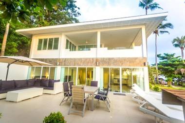 Exclusive Beachfront Villa