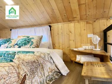 Tiny house on Koh Lanta only 2 minutes walk to the beach