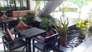 Green Hotel and Resort