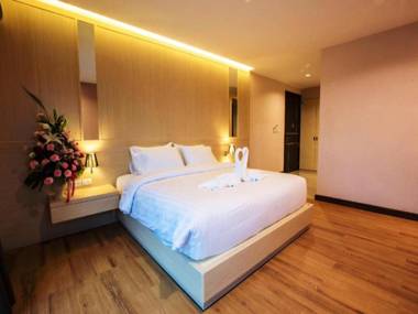 L Hotel (SHA Extra Plus)