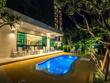 L Hotel (SHA Extra Plus)