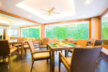 Romantic Khon Kaen Hotel