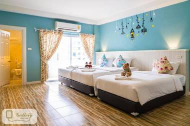 Gallery Lake View Hotel