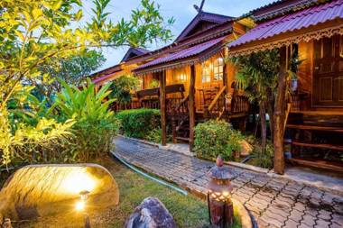 Dang Ky Ploen Tharnnam Resort