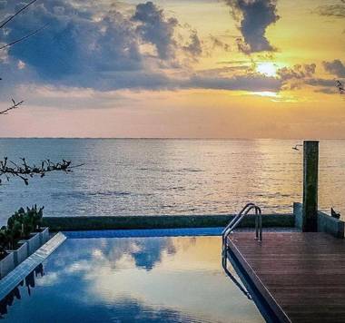 Baby Grand Hua Hin Hotel