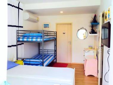 Hang Sua 201 at Baan Sankram Condo