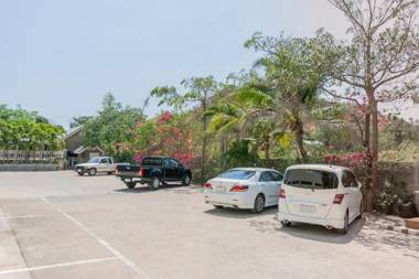 OYO 765 Pom Pom Residence