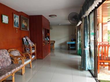 Royal Beach Guest House