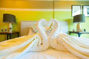 Rain Cha Am-Hua Hin by Ampere