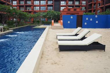 Bluroc Huahin Pool View