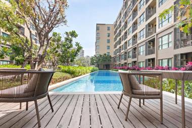 Rain Cha Am - Hua Hin by J&P