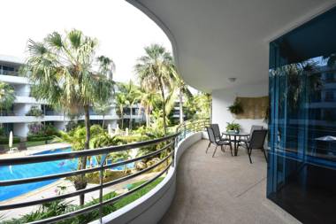 Hua Hin Beachfront Condo With Beach Access & Pools