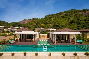 Resort 5 Bedroom Pool Villa TS1 