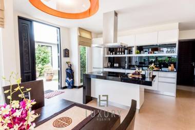 Resort 5 Bedroom Pool Villa TS1