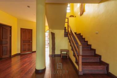 Pool Villa With 4 Bedrooms In Great Location CV4