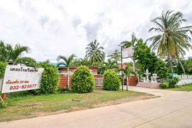 OYO 945 The Rome Resort