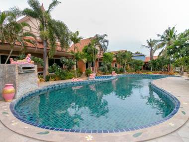 Capital O 961 Baan Dow Chompoo Resort